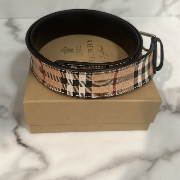 Men’s Burberry belt - Picture 2 of 4